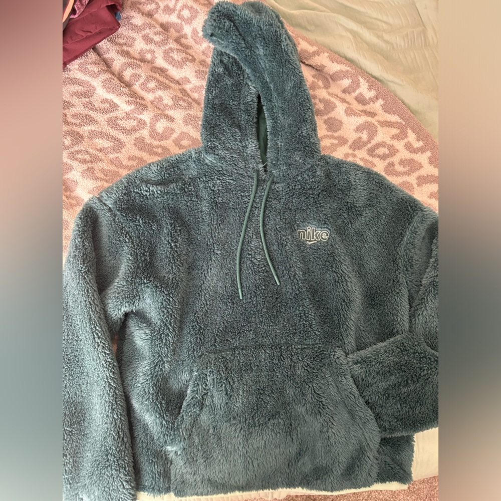 Mike turquoise fluffy pull over size XS